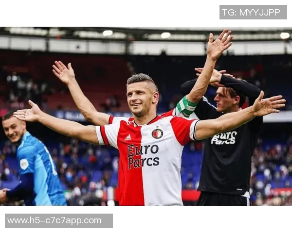 费耶诺德欧联杯比赛因恶劣天气推迟至明晨三点开球