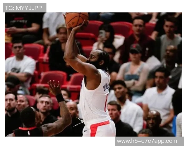 小卡称科林斯防守能力出色能应对联盟顶尖球员挑战